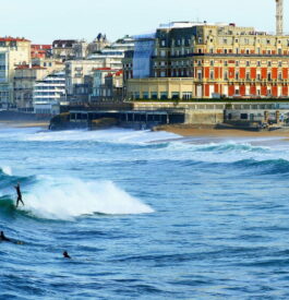 Voir Biarritz et sa belle côte atlantique