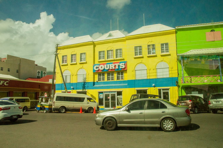 Centre-ville coloré de Basseterre, capitale de Saint-Kitts