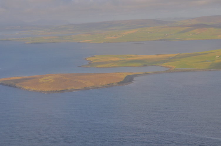 Ciel et falaises de Papa Westray en Écosse