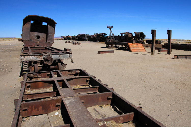 Les carcasses d'un vieux train en Bolivie
