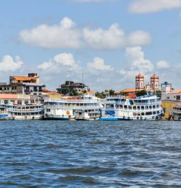 Arrêt à Santarem sur les rives de l'Amazone au Brésil