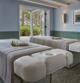 Massage en vue dans la cabine du spa du Four Seasons Hôtel à Miami