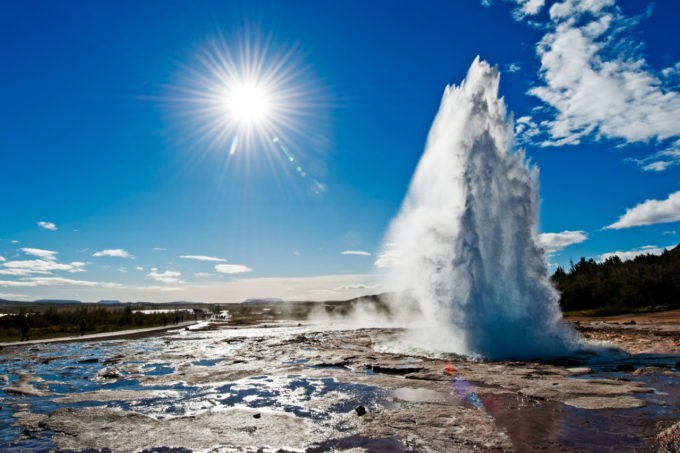 Un geyser à Stokkur en Islande
