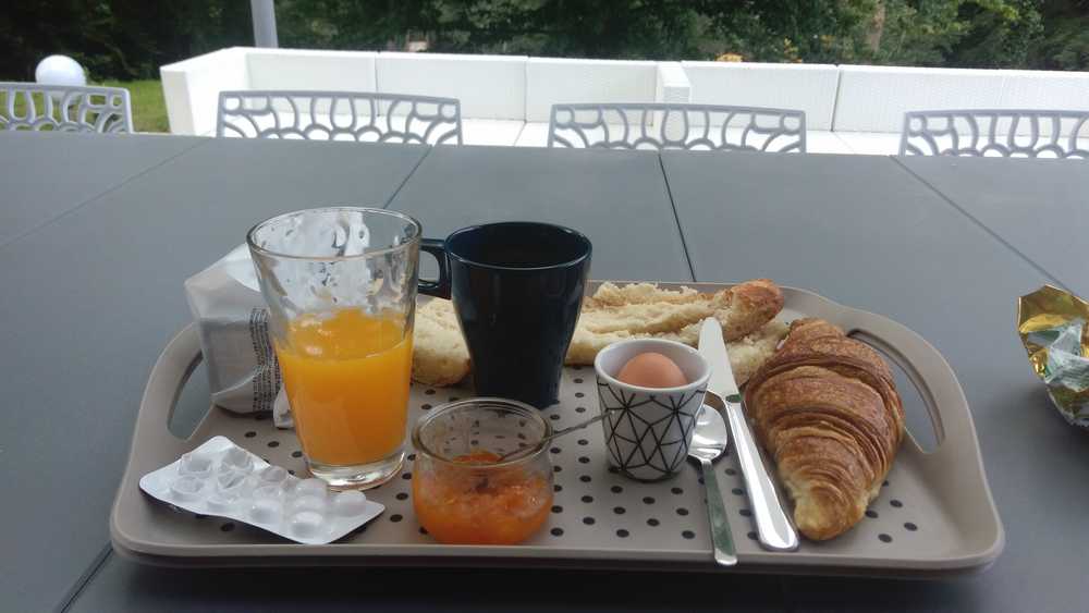 Prendre son petit déjeuner sur la terrasse du Dandélion