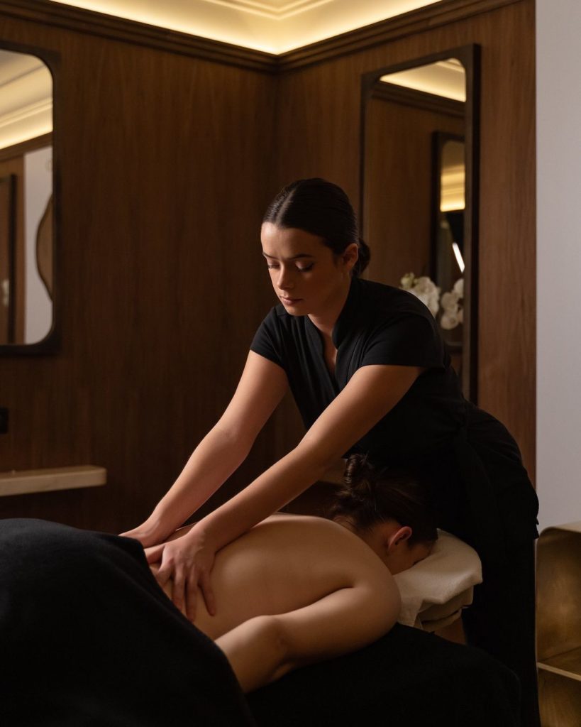 Le massage Renata França