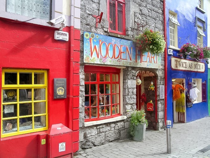 Dans les rues de Galway, découvrir de beaux sites