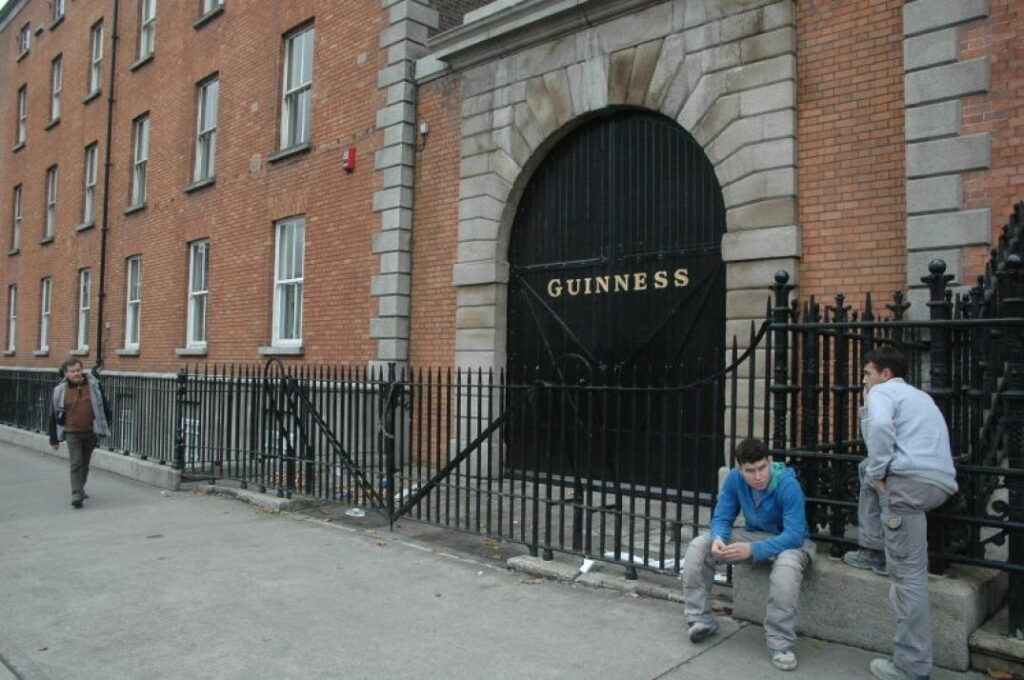 Entrez dans la Guinness Factory à Dublin