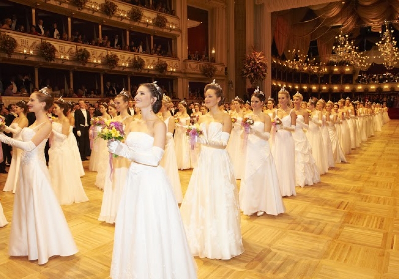 Le Bal Opéra de Vienne dans toute sa splendeur