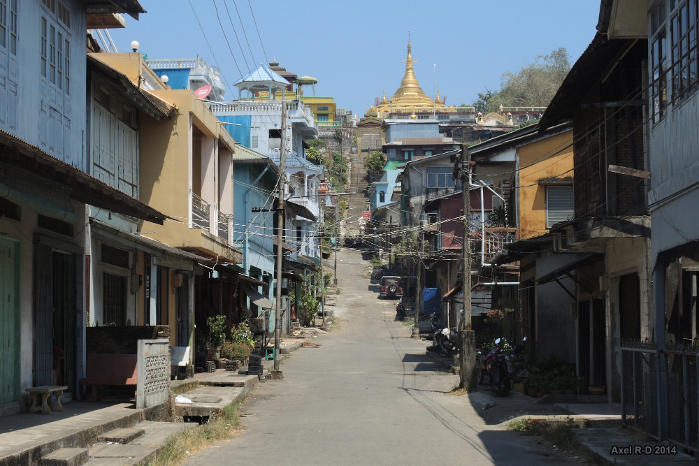 Dans les rues birmanes