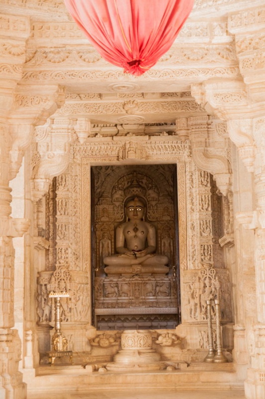 Un bouddha sacré à Ranakpur Inde