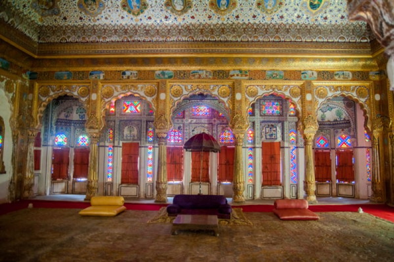 La salle des maharadjas au fort de Jodhpur en Inde