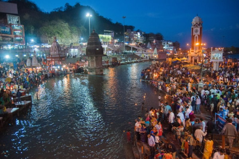Les gongs résonnent à Haridwar en Inde