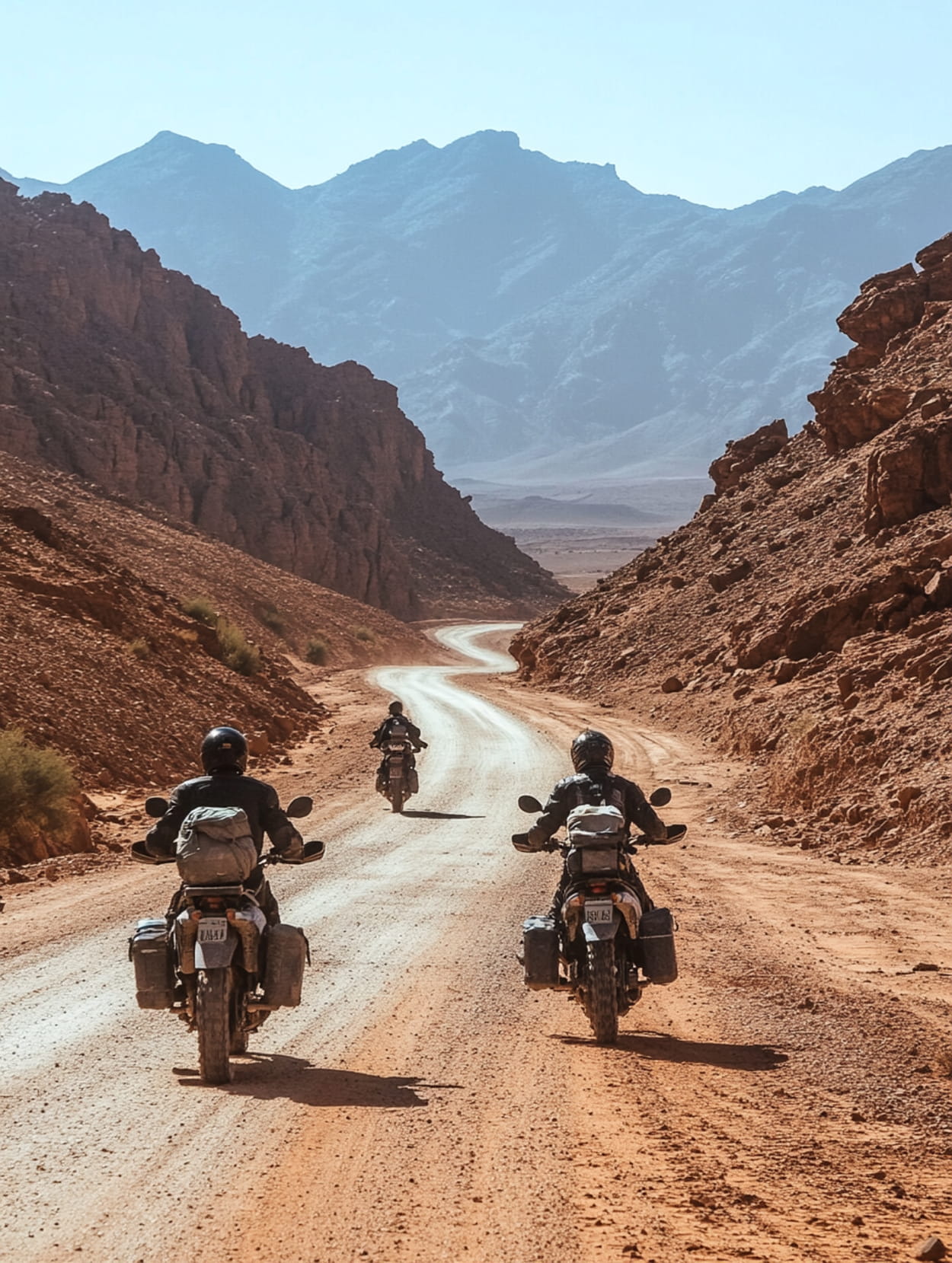 route des kasbahs dans le désert marocain vers Merzouga