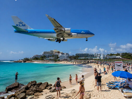 sur la plage de maho beach à saint martin